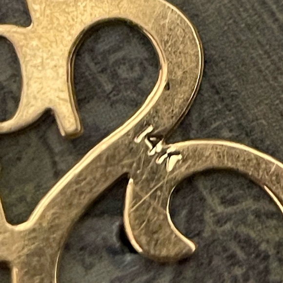 Vintage 14kt solid yellow gold SOMEONE SPECIAL script letters charm pendant 1” - Picture 5 of 8